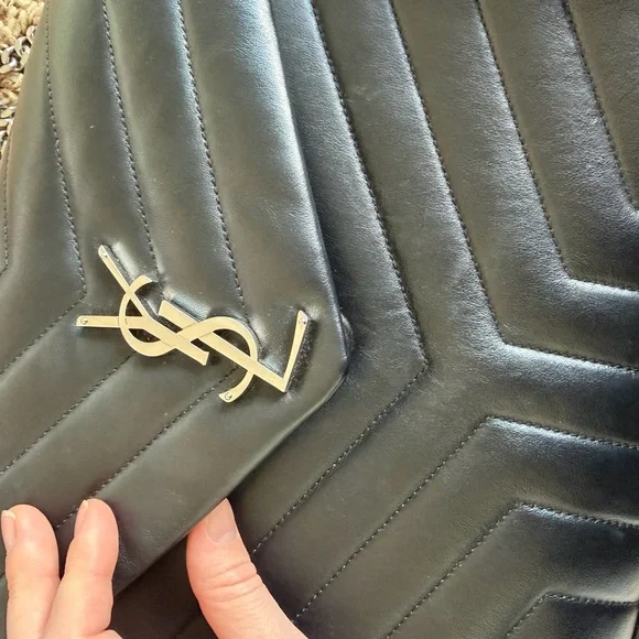 Yves Saint Laurent Black Chevron Leather Shoulder Bag - Picture 7 of 9